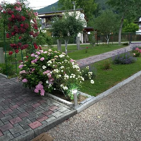 Studio Apartman Azra Kulen Vakuf Exteriör bild