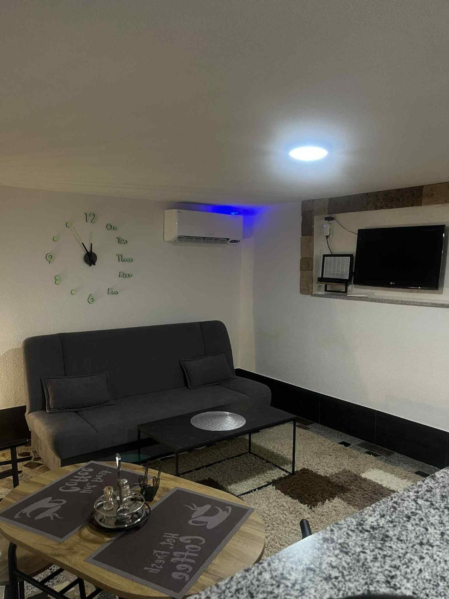 Studio Apartman Azra Kulen Vakuf Exteriör bild